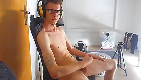 Hotest asian girl gives me a blowjob