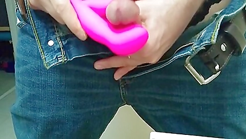 Sexy cutie gets her pussy eaten and fucked