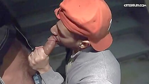 Blonde slut takes it in the ass