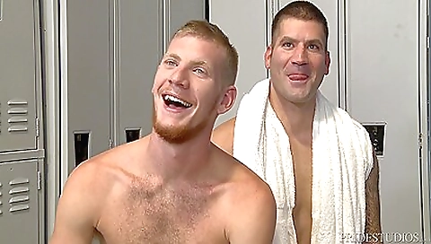 Married girl takes a fat cock up her ass