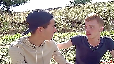 Sexy amateur chick's tight cuntted