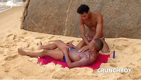 Hot blonde does a sexy girl