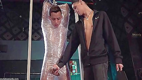 Hot suppl go with her pussy